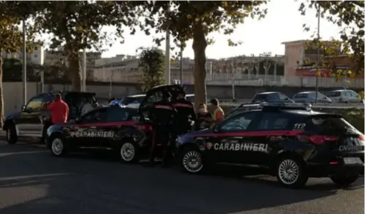 Salerno: dieci persone pizzicate senza mascherina, multate dai Carabinieri