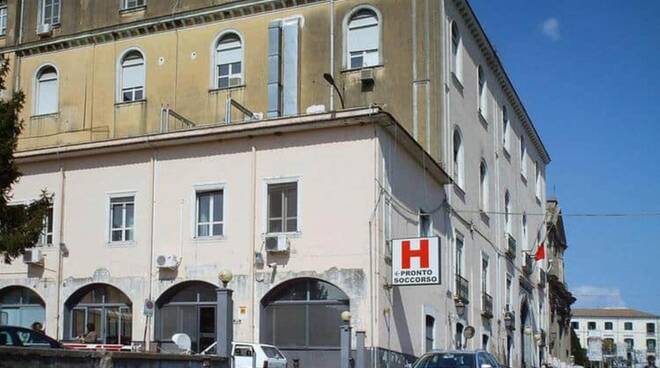Nosocomio di Cava de’ Tirreni: “De Luca sta smantellando l’ospedale”. E’ protesta