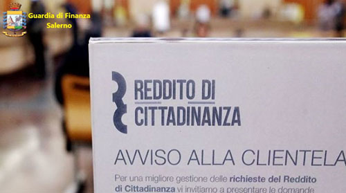 Avevano ville, auto e moto di grossa cilindrata e percepivano il Reddito di Cittadinanza: in 48 nei guai