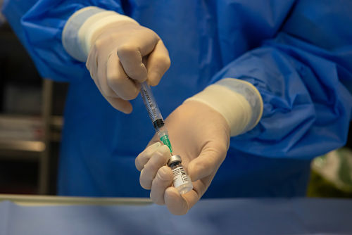 Vaccini nel Salernitano: da lunedì via alla seconda dose, poi tocca agli over 80
