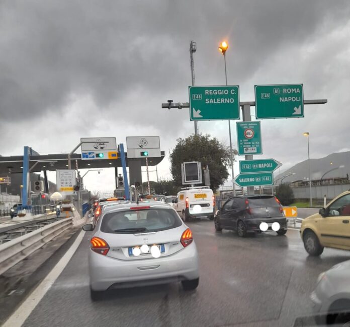 Cava, l’opposizione: “Il sindaco Servalli chieda la sospensione del pedaggio autostradale”