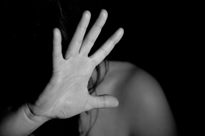 Atto di violenza a Cava de’ Tirreni: La forza e il coraggio di una giovane donna respingono un tentativo di stupro