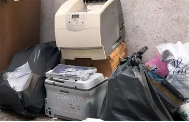 Conferimento rifiuti irregolare: a Cava de’Tirreni multate 5 persone