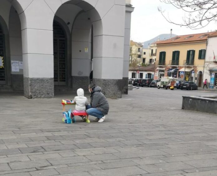 Cava, genitori pronti a diffidare il sindaco per riaprire le scuole