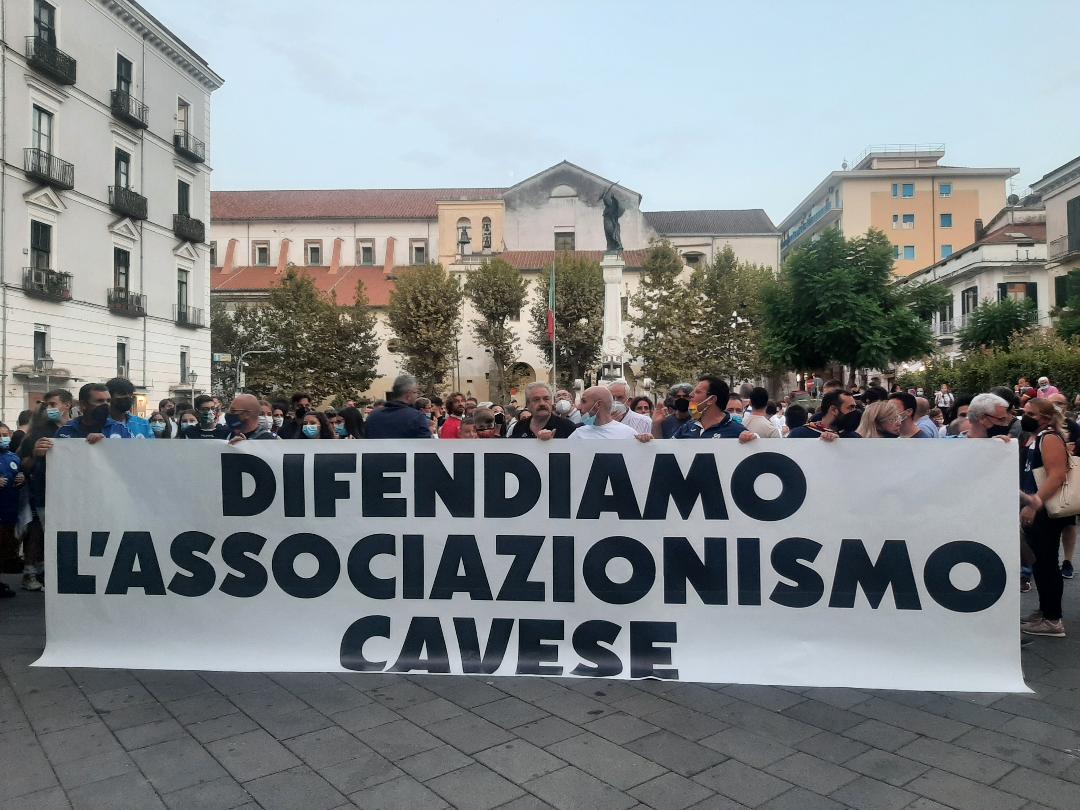 Cava de’ Tirreni, protesta delle associazioni sportive per i rincari delle tariffe