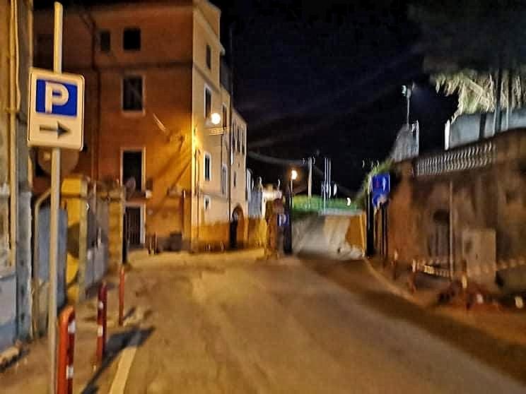 Cava de’ Tirreni, movida fuori controllo: litigi e schiamazzi nel cuore della notte nel nuovo parcheggio di San Francesco