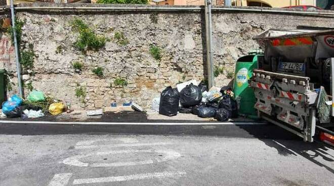 Cava de’ Tirreni: ancora sanzioni per i trasgressori dei rifiuti