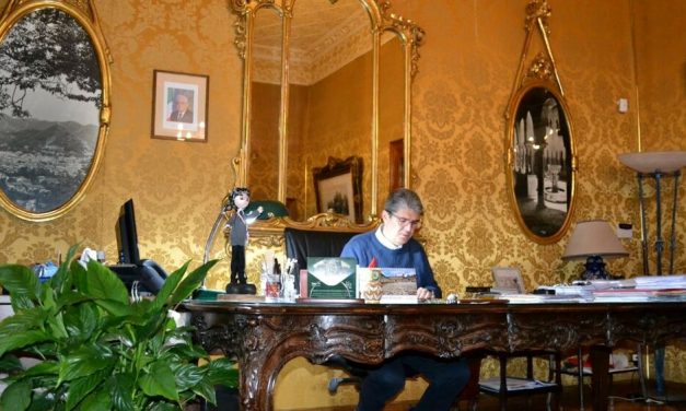 Cava, il sindaco Servalli lascia il Pd: “Ma non ci saranno conseguenze al Comune”