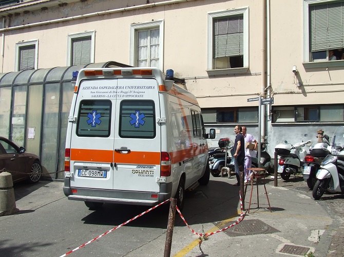 Cava de’ Tirreni, la giovane precipitata dal balcone non ce l’ha fatta