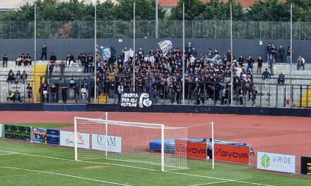 Cava de’ Tirreni, accettato il ricorso della Cavese: contro il Casarano stadio aperto, prevista la chiusura della sola Curva Sud